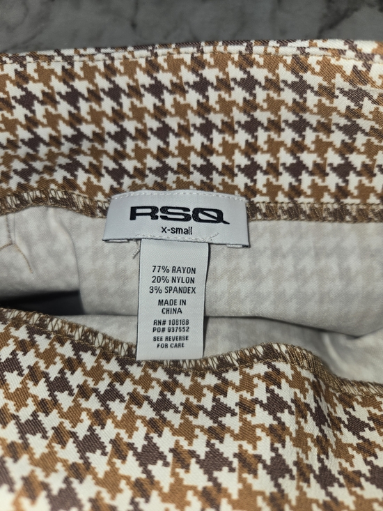 Houndstooth Pleated Skirt - Browns/White - Picture 5 of 5